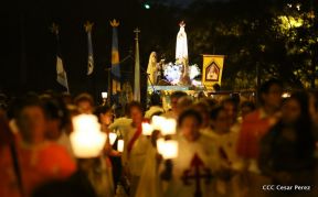 Catedral de Managua se ilumina para conmemorar centenario de la aparición de Virgen de Fátima