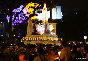 Catedral de Managua se ilumina para conmemorar centenario de la aparición de Virgen de Fátima