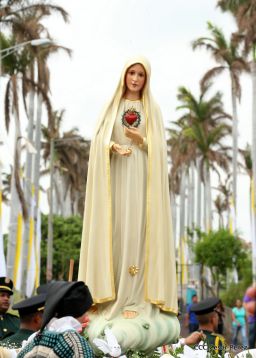 Catedral de Managua se ilumina para conmemorar centenario de la aparición de Virgen de Fátima