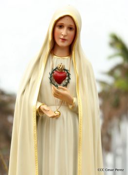 Catedral de Managua se ilumina para conmemorar centenario de la aparición de Virgen de Fátima