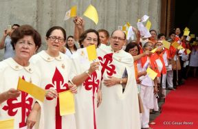 Catedral de Managua se ilumina para conmemorar centenario de la aparición de Virgen de Fátima