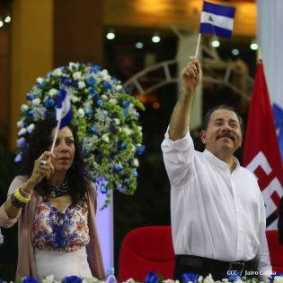 Presidente Daniel recibe Antorcha Centroamericana