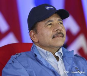 Daniel y Rosario presiden acto del 122 Aniversario del Natalicio del General Sandino