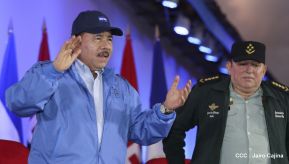 Daniel y Rosario presiden acto del 122 Aniversario del Natalicio del General Sandino