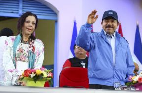 Daniel y Rosario presiden acto del 122 Aniversario del Natalicio del General Sandino