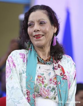 Daniel y Rosario presiden acto del 122 Aniversario del Natalicio del General Sandino