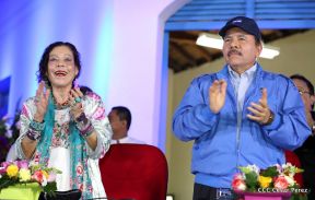 Daniel y Rosario presiden acto del 122 Aniversario del Natalicio del General Sandino