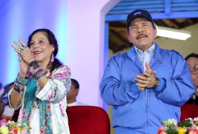 Daniel y Rosario presiden acto del 122 Aniversario del Natalicio del General Sandino