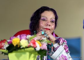 Daniel y Rosario presiden acto del 122 Aniversario del Natalicio del General Sandino