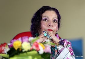 Daniel y Rosario presiden acto del 122 Aniversario del Natalicio del General Sandino