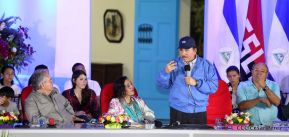 Daniel y Rosario presiden acto del 122 Aniversario del Natalicio del General Sandino