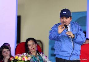 Daniel y Rosario presiden acto del 122 Aniversario del Natalicio del General Sandino