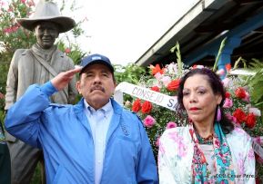 Daniel y Rosario presiden acto del 122 Aniversario del Natalicio del General Sandino