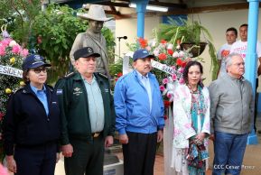 Daniel y Rosario presiden acto del 122 Aniversario del Natalicio del General Sandino