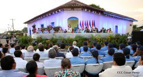 Daniel y Rosario presiden acto del 122 Aniversario del Natalicio del General Sandino