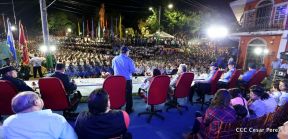 Daniel y Rosario presiden acto del 122 Aniversario del Natalicio del General Sandino