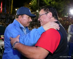 Daniel y Rosario presiden acto del 122 Aniversario del Natalicio del General Sandino