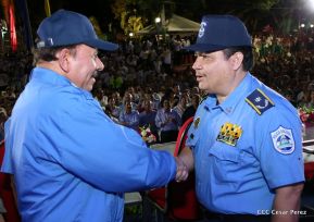 Daniel y Rosario presiden acto del 122 Aniversario del Natalicio del General Sandino