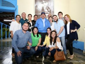 Daniel y Rosario presiden acto del 122 Aniversario del Natalicio del General Sandino