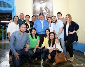 Daniel y Rosario presiden acto del 122 Aniversario del Natalicio del General Sandino