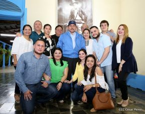 Daniel y Rosario presiden acto del 122 Aniversario del Natalicio del General Sandino