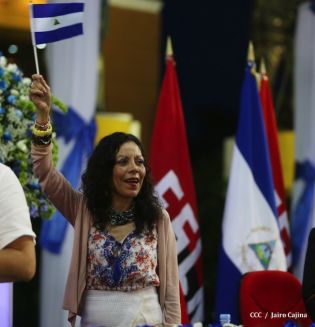 Presidente Daniel recibe Antorcha Centroamericana