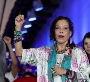 Daniel y Rosario presiden acto del 122 Aniversario del Natalicio del General Sandino