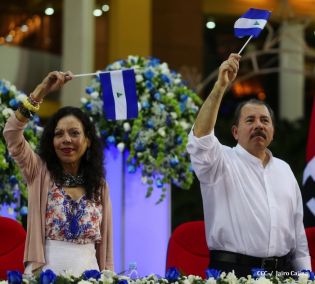 Presidente Daniel recibe Antorcha Centroamericana