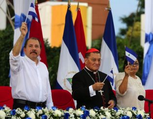Presidente Daniel recibe Antorcha Centroamericana