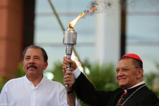 Presidente Daniel recibe Antorcha Centroamericana