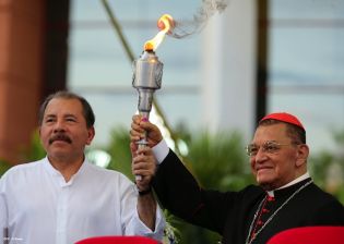 Presidente Daniel recibe Antorcha Centroamericana