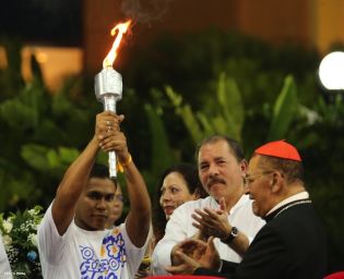 Presidente Daniel recibe Antorcha Centroamericana
