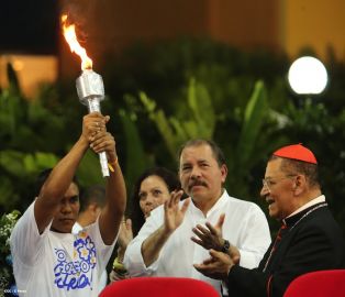 Presidente Daniel recibe Antorcha Centroamericana