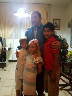 Presidente Daniel celebra el 84 aniversario natal de Blanca Segovia Sandino Aráuz