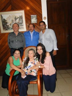 Presidente Daniel celebra el 84 aniversario natal de Blanca Segovia Sandino Aráuz