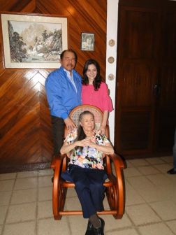 Presidente Daniel celebra el 84 aniversario natal de Blanca Segovia Sandino Aráuz