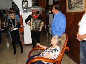 Presidente Daniel celebra el 84 aniversario natal de Blanca Segovia Sandino Aráuz