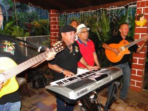 Presidente Daniel celebra el 84 aniversario natal de Blanca Segovia Sandino Aráuz