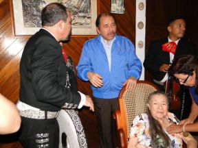 Presidente Daniel celebra el 84 aniversario natal de Blanca Segovia Sandino Aráuz