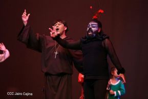 Presentación de la ópera "El Lobo y el Santo" en el Teatro Rubén Darío
