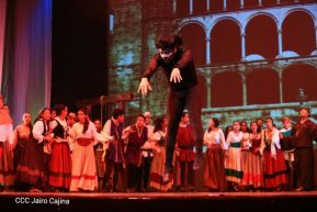 Presentación de la ópera "El Lobo y el Santo" en el Teatro Rubén Darío