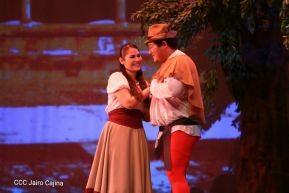 Presentación de la ópera "El Lobo y el Santo" en el Teatro Rubén Darío