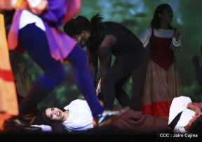 Presentación de la ópera "El Lobo y el Santo" en el Teatro Rubén Darío