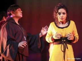 Presentación de la ópera "El Lobo y el Santo" en el Teatro Rubén Darío