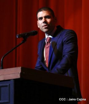 Presentación de la ópera "El Lobo y el Santo" en el Teatro Rubén Darío