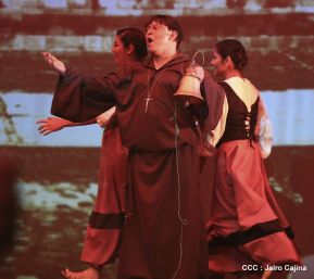 Presentación de la ópera "El Lobo y el Santo" en el Teatro Rubén Darío