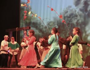 Presentación de la ópera "El Lobo y el Santo" en el Teatro Rubén Darío