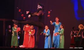 Presentación de la ópera "El Lobo y el Santo" en el Teatro Rubén Darío