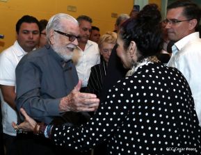 Daniel y Rosario rinden homenaje al Padre Miguel D'Escoto