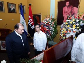 Daniel y Rosario rinden homenaje al Padre Miguel D'Escoto